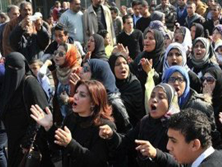 إلى متى يغيب التكريم الحقيقى للمرأة المصرية