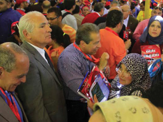 الطابور الخامس يهدد استقرار الأهلى