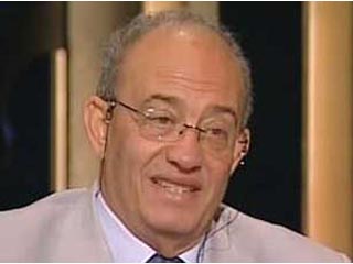 رئيس اتحاد العمال.. أيد مرشح الكويت فى الخرطوم وفى مصر أعلن تأييده للبرعى