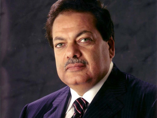 محمد أبوالعينين.. توكل على الله واعتزل السياسة!