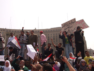 «عيد حزين» على أهالى شهداء الثورة!