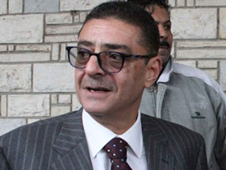 طيران الإمارات يعرض 242 مليوناً عقد رعاية الشياطين الحمر