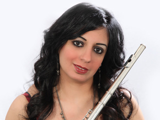 فلوت «رانيا» يعيد أغنيات أسطورة العبور العظيم فى الجامعة الأمريكية