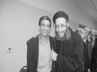 القمص أنجليوس لا يعرف البيزنس.. وكنيسة مسيسوجا تدعم فقراء مصر