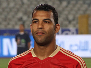 الضرائب تهدد بالحجز على النادى الأهلى  ورئيس الوزراء يرفض إسقاط ديون النادى