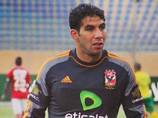 «إكرامى» على الدكة