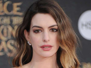 «أليس عبر المرآة» تحفة «جون ديب» الجديدة