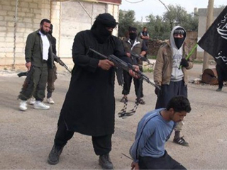 أحمد الداعشى: انضممت للتنظيم بـ«شــورت وفـانلـة وكـــاب»