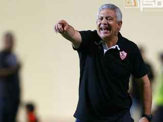 محمد حلمى: تدخلات مرتضى منصور سبب هزائم الزمالك