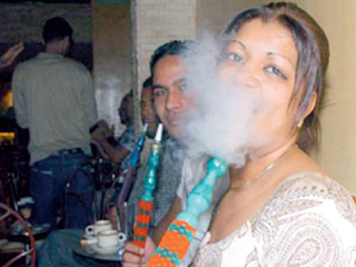 خـد نفس من معسل وتبغ «بير السلم» وودع أهـلك