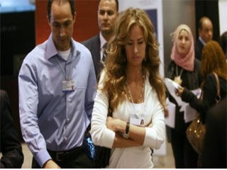 روزاليوسف تواصل الانفراد بنشر تحقيقات «التلاعب فى البورصة » جمال مبارك: عندى حسابات كتير داخل وخارج مصر ما أعرفش فيها كام!