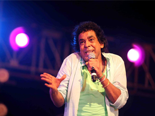 أمين حداد: منير ودياب وفؤاد لا يستطيعون غناء كلماتى