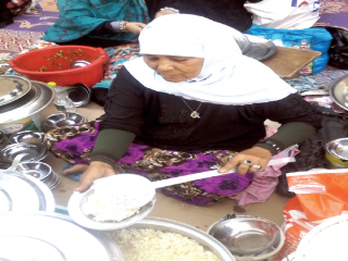 «أمهات الصائمين».. فى السيدة والحسين!