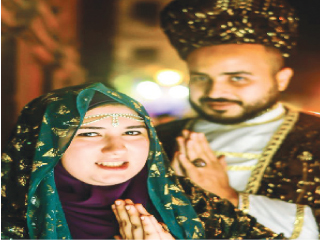 بسبب الدراما التركية.. وتأثير  القنوات الهندية :   (نيودلهى) و(اسطنبول).. فى شارع المعز !