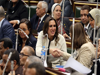 مرفت التلاوى: أم أيمن وأخواتها أكثر ذكورية من الرجال!