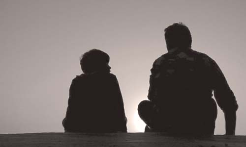 لأول مرة.. ابن يرفع «دعوى» لرؤية والده