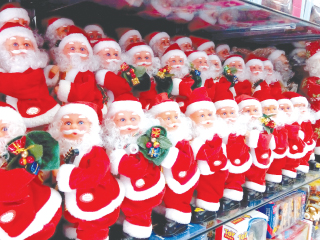 «بابا نويل».. يحصل على الجنسية المصرية!