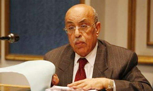 وزير سابق آه.. عاطل لأ