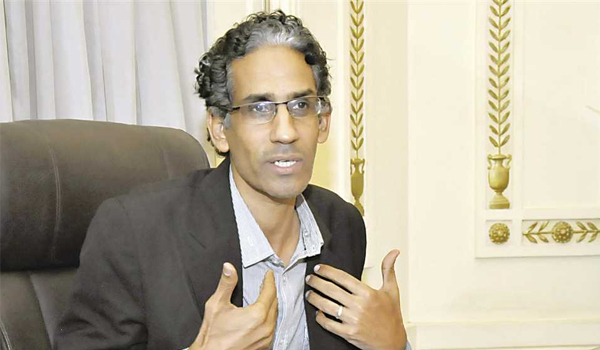 «لو بيت الأمة فى أزمة خدلك منصب»