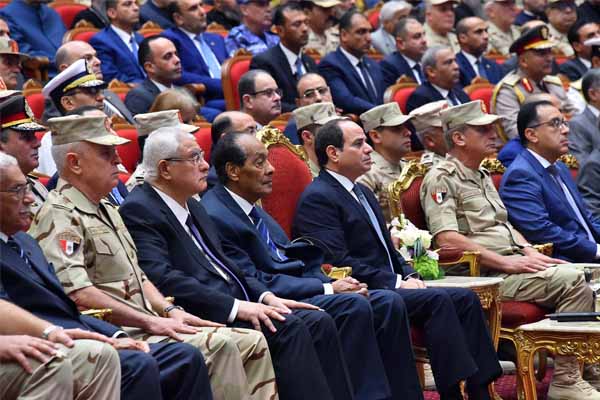 «السيسى»: أكتوبر معجزة .. ومعركتنا هى الوعى