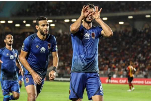 النجمة 9 يا أهلى!