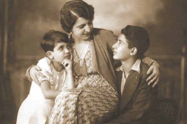 العظيمة اسمها فاطمة