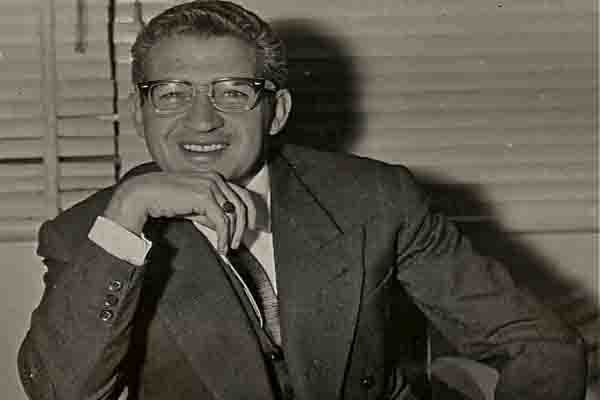 16 حكاية فى بلاط صاحبة الجلالة