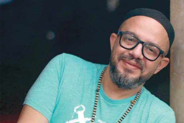 عمر طاهر: لا أنزعج من الركاكة.. يؤرّقنى تنجيمها!