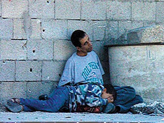 والد الشهيد محمد الدرة لـ«روزاليوسف»: المسئولون الفلسطينيون خذلونى.. وتل أبيب لم تتخلَّ عن قاتل ابنى!