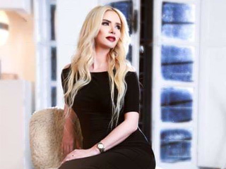 عايشة عثمان: أستطيع تقديم برنامج سياسى من العيار الثقيل
