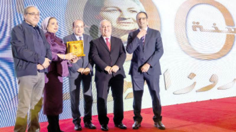 حرصت روزاليوسف فى احتفالية مئوية المجلة على تكريم اسم الكاتب الكبير «محمود السعدنى» كأحد الكتاب ورموز المؤسسة، وتسلم الدرع والتكريم نجله  الكاتب الصحفى أكرم السعدنى