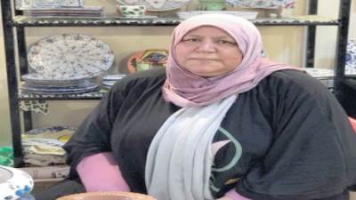 كيف نجحت يسرية فى تحقيق حلمها والحفاظ على تراث الفخار «مستورة» تدعم يسرية عبدالرحمن فى تطوير مشروعها لصناعة الفخار اليدوى