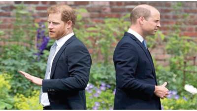 هل يعود الأمير «هارى» لأحضان العائلة المالكة؟!