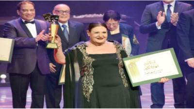 ميمى جمال:  «حسن مصطفى» أولى بالتكريم!