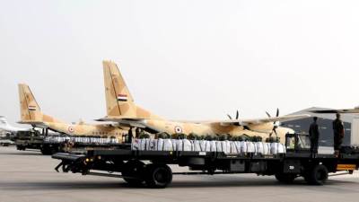 مصر تسقط أطنانًا من المساعدات جوًّا على قطاع غزة