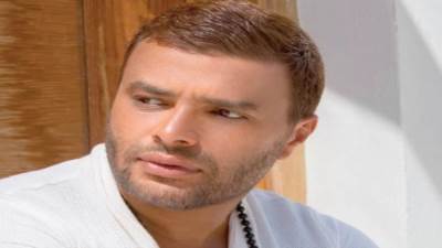 متى سيخرج «رامى صبرى»  من عباءة «عمرو دياب»؟