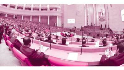 «جمارك الموبايلات».. المواجهة الأولى بين الحكومة والبرلمان