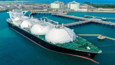 تجارة الغاز المسال العالمية تسجل رقمًا قياسيًا فى 2025 