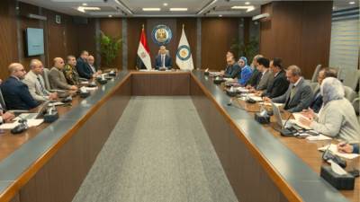 وزير البترول والثروة المعدنية يبحث تنفيذ المسح الجوى الشامل للمعادن فى مصر