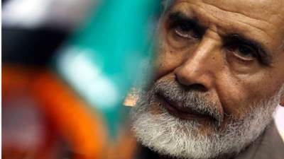 كل أذناب رأس الأفعى