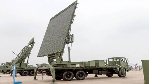 إيران تستعين بالصين  لإعادة بناء ترسانتها العسكرية